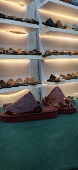 صورة حذاء شرقي جلد نعام ارضيه دبل